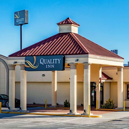 Quality Inn Newport Bagian luar foto