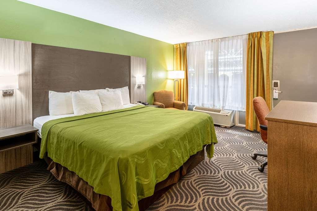 Quality Inn Newport Bagian luar foto