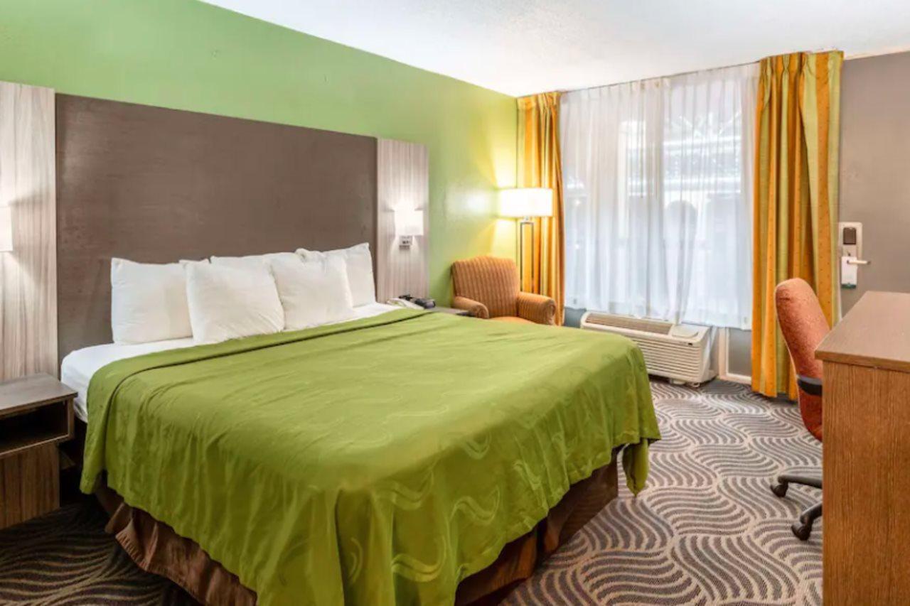 Quality Inn Newport Bagian luar foto