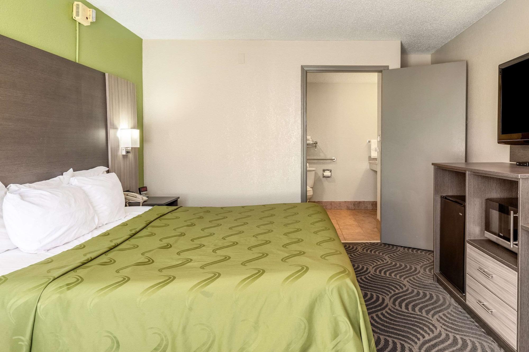 Quality Inn Newport Bagian luar foto