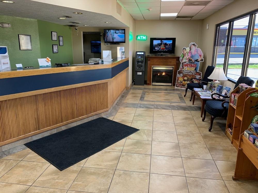 Quality Inn Newport Bagian luar foto