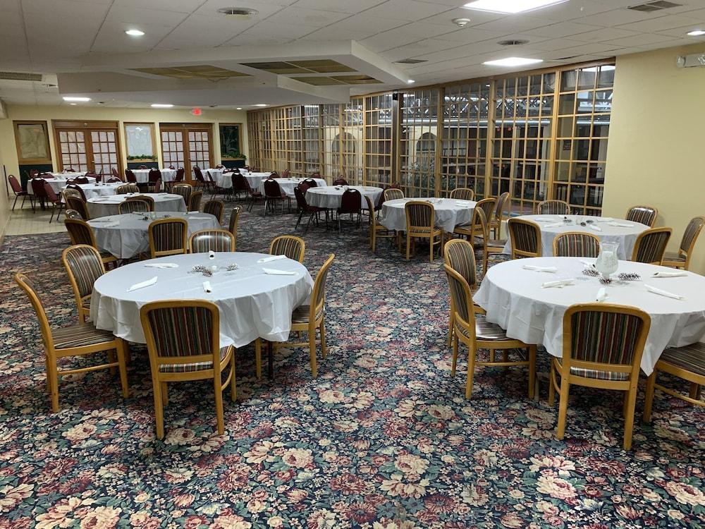 Quality Inn Newport Bagian luar foto