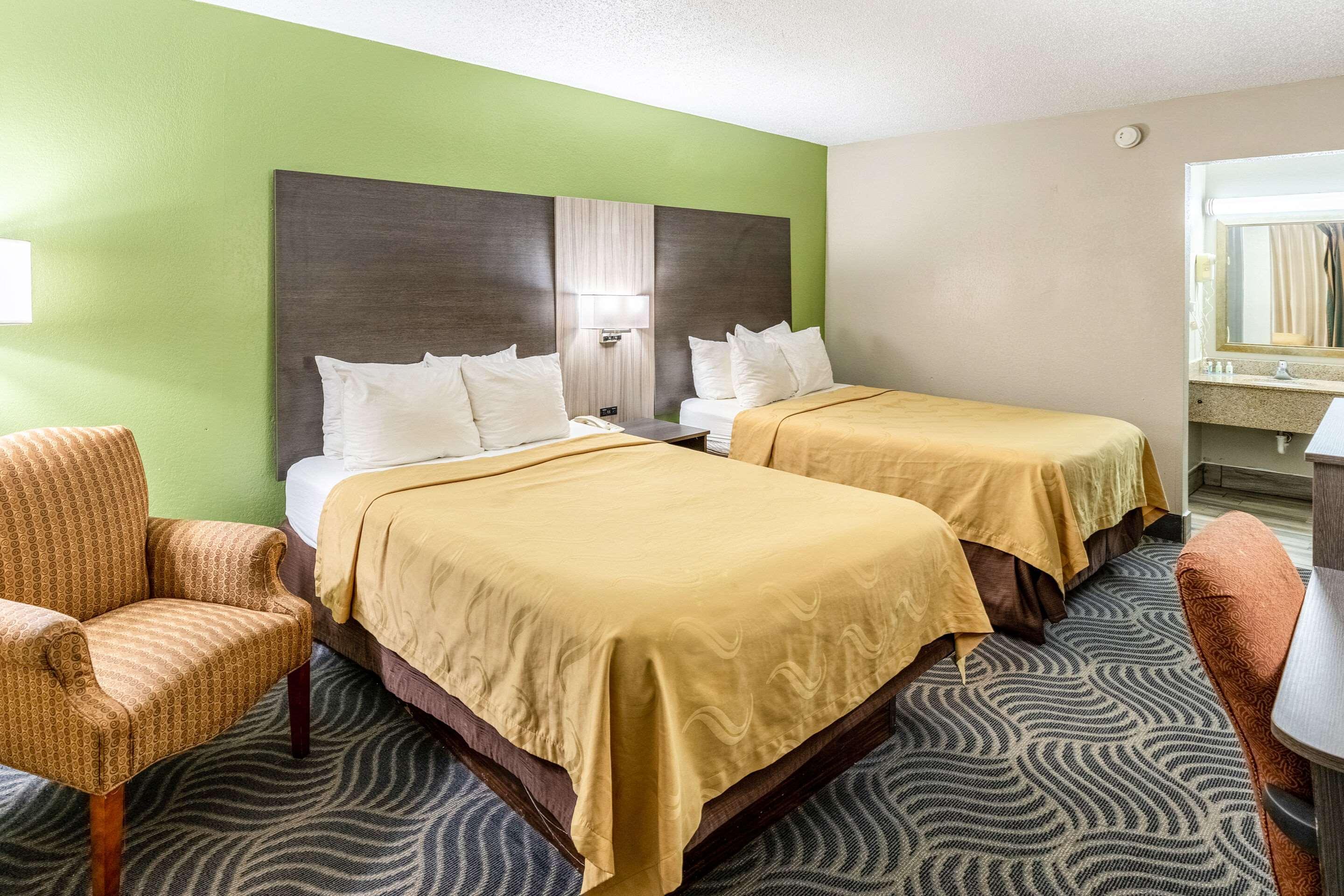 Quality Inn Newport Bagian luar foto