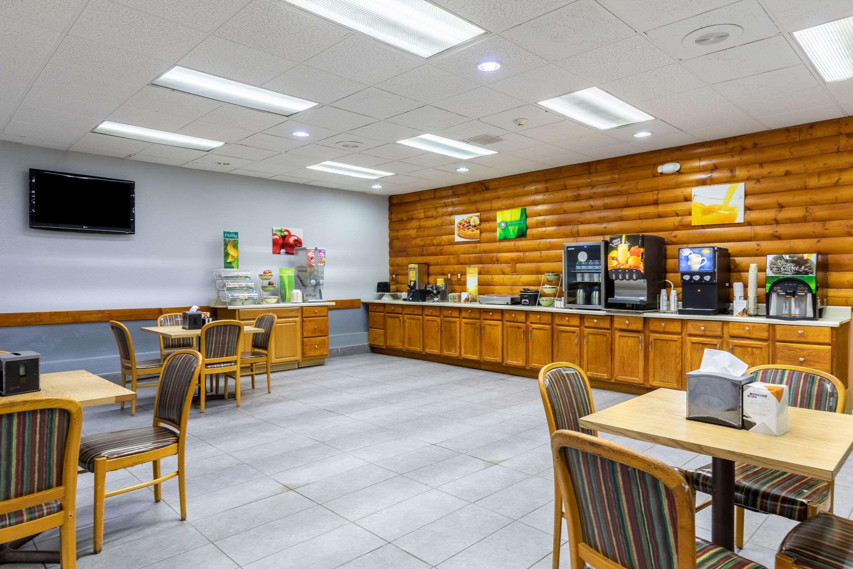 Quality Inn Newport Bagian luar foto