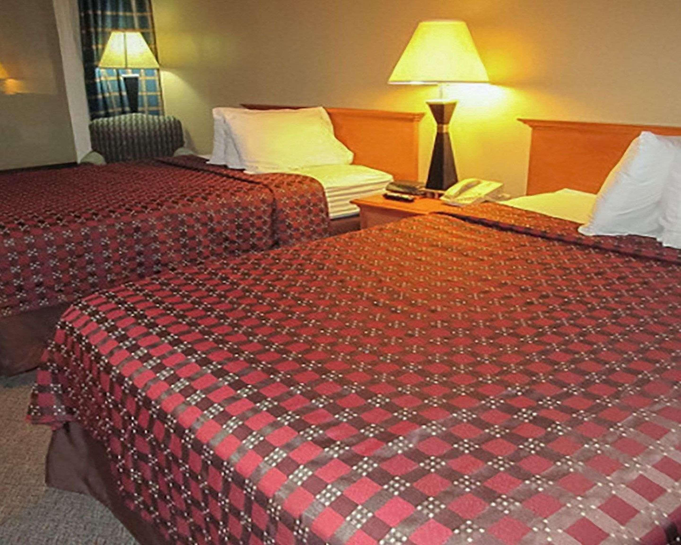 Quality Inn Newport Bagian luar foto
